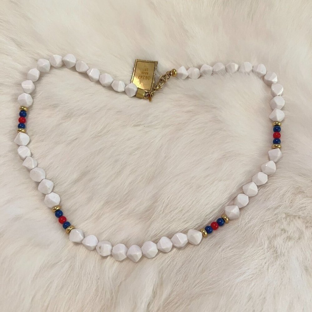 VINtage Monet Signed‎ White Beaded Necklace Choker Red Blue Gold 9083